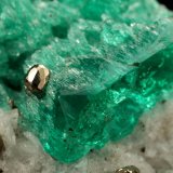 Beryl (variety emerald), Calcite, Pyrite
29x18x39mm, xl=24mm
(Autor: Fiebre Verde)
