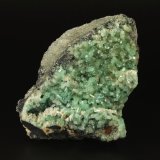 Beryl (variety emerald), Albite (variety cleavelandite), Quartz, Calcite
96x75x33mm, xls up to 10mm
(Autor: Fiebre Verde)