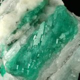 Beryl (variety emerald), Calcite
Detail - FOV=6cm
(Autor: Fiebre Verde)