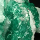 Beryl (variety emerald), Calcite
Detail - FOV=4cm
(Autor: Fiebre Verde)