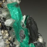 Beryl (variety emerald), Dolomite, Pyrite
29x45x27mm, xl=34mm
(Autor: Fiebre Verde)