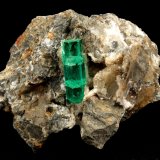 Beryl (variety emerald), Calcite
57x38x42mm, xl=20mm
(Autor: Fiebre Verde)