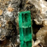 Beryl (variety emerald), Calcite
57x38x42mm, xl=20mm
(Autor: Fiebre Verde)