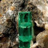 Beryl (variety emerald), Calcite
57x38x42mm, xl=20mm
(Autor: Fiebre Verde)