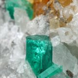 Beryl (variety emerald), Calcite
49x36x45mm, xl=8mm
(Autor: Fiebre Verde)