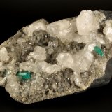 Beryl (variety emerald), Calcite, Pyrite
140x75x80mm, xls=16 &amp; 10mm
(Autor: Fiebre Verde)