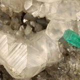 Beryl (variety emerald), Calcite, Pyrite
140x75x80mm, xls=16 &amp; 10mm
(Autor: Fiebre Verde)