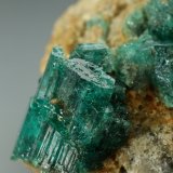 Beryl (variety emerald), Pyrite
50x24x36mm, aggregate=18x14mm
(Autor: Fiebre Verde)