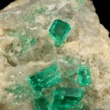 Beryl (variety emerald), Calcite, Dolomite
42x39x34mm, xls up to 7mm
(Autor: Fiebre Verde)