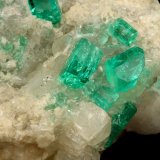 Beryl (variety emerald), Calcite, Dolomite
42x39x34mm, xls up to 7mm
(Autor: Fiebre Verde)