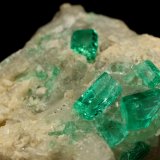 Beryl (variety emerald), Calcite, Dolomite
42x39x34mm, xls up to 7mm
(Autor: Fiebre Verde)