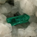Beryl (variety emerald), Calcite
130x85x100mm, xls up to 27mm
(Autor: Fiebre Verde)