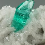 Beryl (variety emerald), Albite (variety cleavelandite), Pyrite
24x13x11mm, xl=6mm
(Autor: Fiebre Verde)
