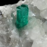 Beryl (variety emerald), Calcite
46x36x37mm, xl=7mm
(Autor: Fiebre Verde)