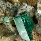 Beryl (variety emerald), Calcite
Detail - xl length=14mm
(Autor: Fiebre Verde)