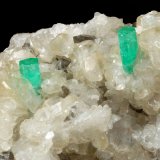 Beryl (variety emerald), Calcite, Dolomite
90x90x80mm, xls=14 &amp; 18mm
(Autor: Fiebre Verde)