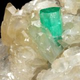 Beryl (variety emerald), Calcite, Dolomite
90x90x80mm, xls=14 &amp; 18mm
(Autor: Fiebre Verde)