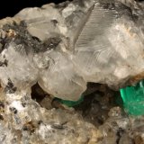Beryl (variety emerald), Calcite, Pyrite
7cm across
(Autor: Fiebre Verde)