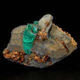 Beryl (variety emerald), Calcite, Pyrite
68 x 50 x 14 mm - main xl fragment 21 mm
(Autor: Fiebre Verde)