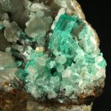 Beryl (variety emerald), Calcite
85x80x60mm - Detail
(Autor: Fiebre Verde)