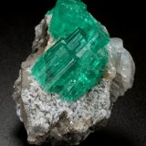 Beryl (variety emerald), Albite (variety cleavelandite), Dolomite, Pyrite
45x33x23mm, largest aggregate=18x16mm
(Autor: Fiebre Verde)