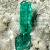 Beryl (variety emerald), Calcite, Pyrite
40x49x22mm, xl=16mm
(Autor: Fiebre Verde)