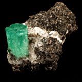 Beryl (variety emerald), Calcite, Parisite, Aragonite(?)
38x40x31mm, xl=15x10mm
(Autor: Fiebre Verde)
