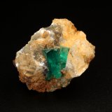 Beryl (variety emerald), Calcite
31x27x28mm, xls=11 &amp; 8mm
(Autor: Fiebre Verde)
