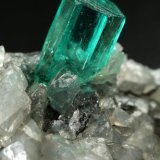 Beryl (variety emerald), Dolomite
34x18x24mm, xl=7x5mm
(Autor: Fiebre Verde)