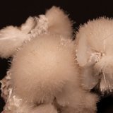 Mesolite
163mm x 152mm x 103mm
(Autor: Don Lum)