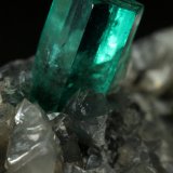 Beryl (variety emerald), Dolomite
34x18x24mm, xl=7x5mm
(Autor: Fiebre Verde)