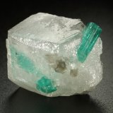 Beryl (variety emerald), Calcite, Dolomite
25x23x21mm, main xl=12mm
(Autor: Fiebre Verde)