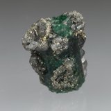 Beryl (variety emerald), Calcite, Pyrite
xl=16x8mm
(Autor: Fiebre Verde)
