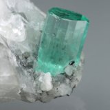 Beryl (variety emerald), Calcite
42x20x18mm, xl=9mm
(Autor: Fiebre Verde)