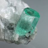 Beryl (variety emerald), Calcite
42x20x18mm, xl=9mm
(Autor: Fiebre Verde)