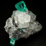 Beryl (variety emerald), Calcite, Fluorite
25x24x21mm, main xl=10mm
(Autor: Fiebre Verde)