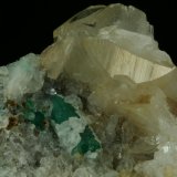 Beryl (variety emerald), Calcite, Quartz
80x90x35mm
(Autor: Fiebre Verde)