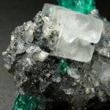 Beryl (variety emerald), Calcite, Fluorite
25x24x21mm, main xl=10mm
(Autor: Fiebre Verde)