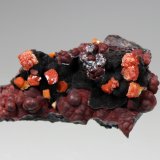 Vanadinite, Goethite
75mm x 46mm x 32mm
(Autor: Don Lum)