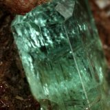 Beryl (variety emerald), Calcite, Pyrite
30x12x42mm, main xl=13x5mm
(Autor: Fiebre Verde)
