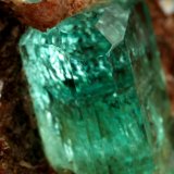 Beryl (variety emerald), Calcite, Pyrite
30x12x42mm, main xl=13x5mm
(Autor: Fiebre Verde)