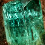 Beryl (variety emerald), Calcite, Pyrite
30x12x42mm, main xl=13x5mm
(Autor: Fiebre Verde)