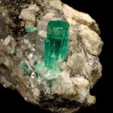 Beryl (variety emerald), Calcite
30x49x29mm, xl=9x4mm
(Autor: Fiebre Verde)