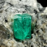Beryl (variety emerald), Calcite
27x33x35mm, xl=9mm
(Autor: Fiebre Verde)