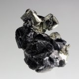 Pyrite, Sphalerite
52 mm x 36 mm x 29 mm
(Autor: Don Lum)