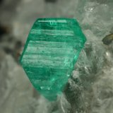 Beryl (variety emerald), Calcite
47x30x35mm
(Autor: Fiebre Verde)