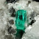 Beryl (variety emerald), Calcite, Dolomite
85x50x50mm, xl=10mm
(Autor: Fiebre Verde)