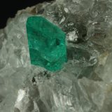 Beryl (variety emerald), Calcite
47x30x35mm
(Autor: Fiebre Verde)