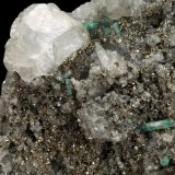 Beryl (variety emerald), Calcite, Pyrite
89x138x35mm, 15+ xls up to 10mm
(Autor: Fiebre Verde)