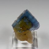 Fluorite, Calcite
78 mm x 51 mm x 48 mm
(Autor: Don Lum)
